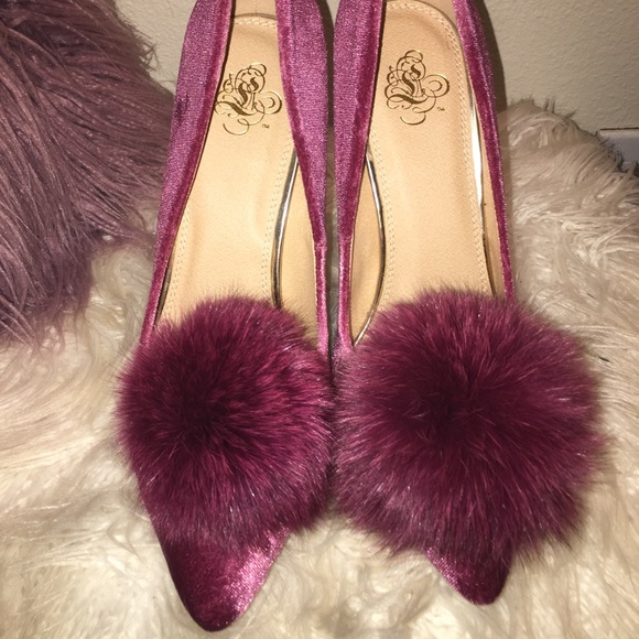 Velvet Pumps - Picture 3 of 6